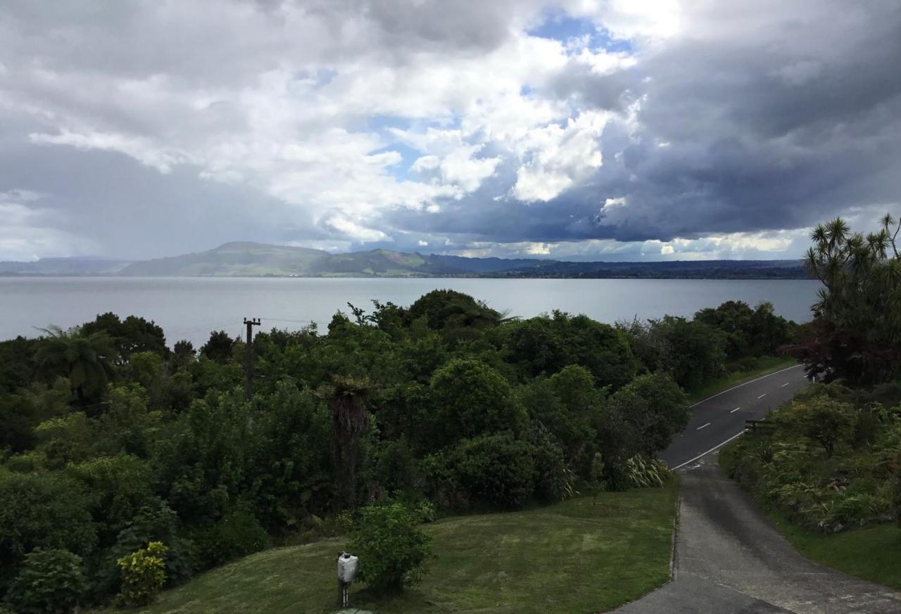 Spectacular Lake Views Rotorua Extérieur photo